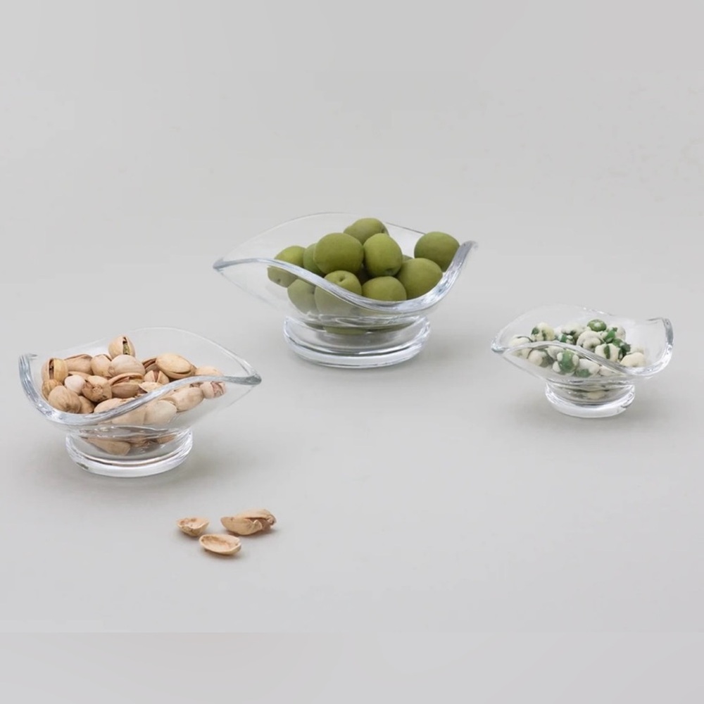 SIN
Urch- Decorative Glass Bowls Set of 3 new